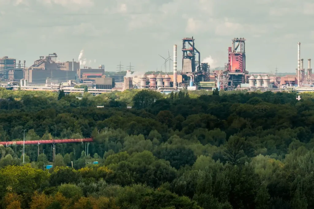 Industrieanlage in Duisburg als Beispiel für Werkschutz nach einer Security Weiterbildung